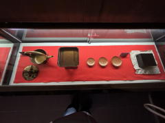 ��������